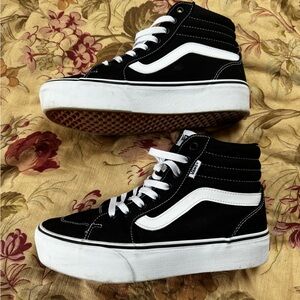 Vans Filmore high tops. Women’s size 9. Black